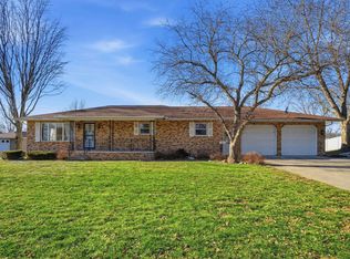 228 N Pleasant Hill Ave, New Hampton, IA