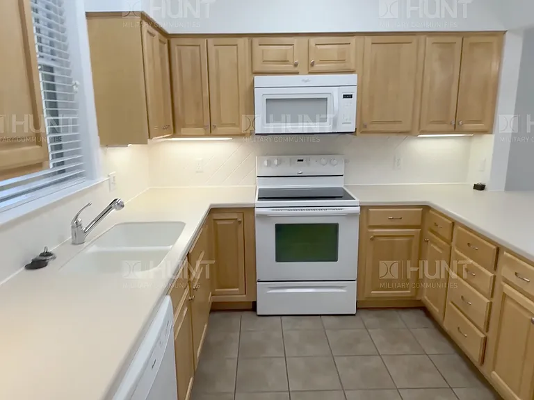 10 Kelly Ln — Photo 1