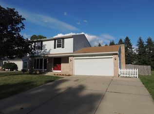 931 Chesley Dr, Lansing, MI 48917
