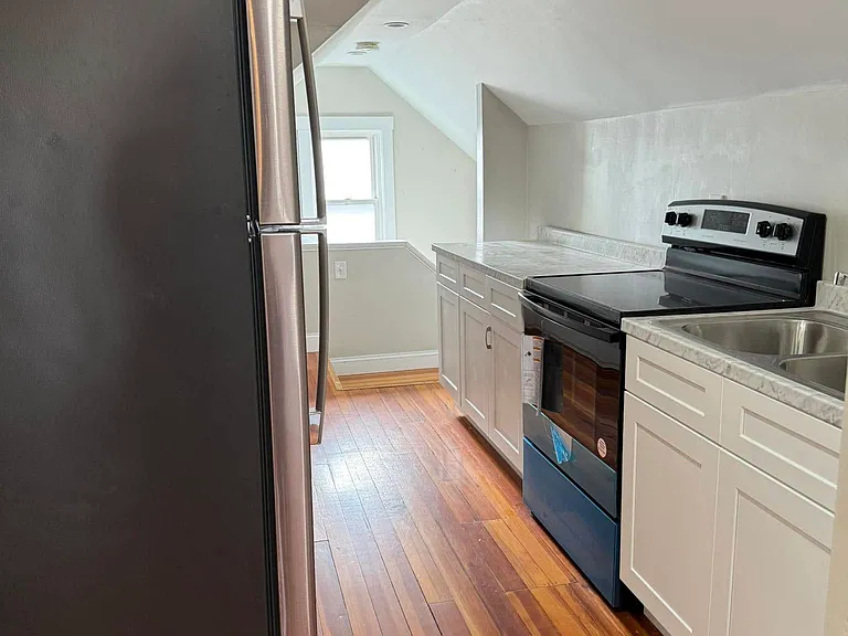 22 Clark St — Photo 7