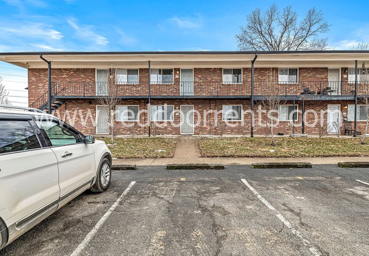 3 bed, 1.0 bath, 875 sqft, $1,195 — Photo 4