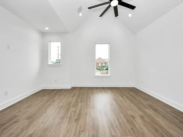 5029 Broom St #B — Photo 6