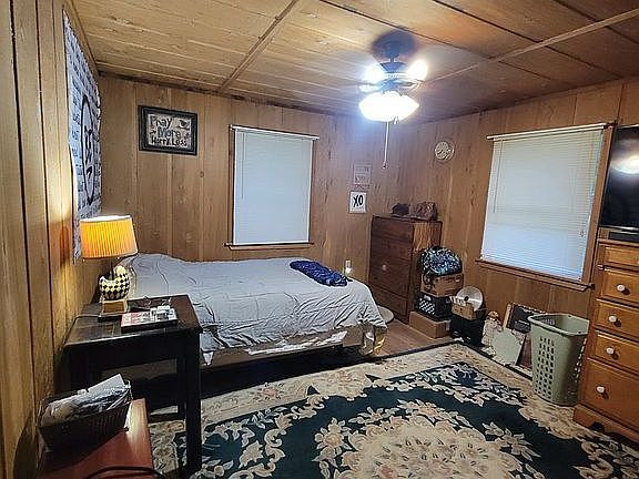 5th image of 360 Hunt Rd