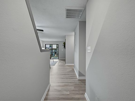 3rd image of 212 Kentucky Dr