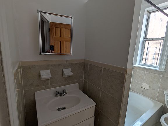 2nd image of 1661 Saint Johns Pl APT 5F