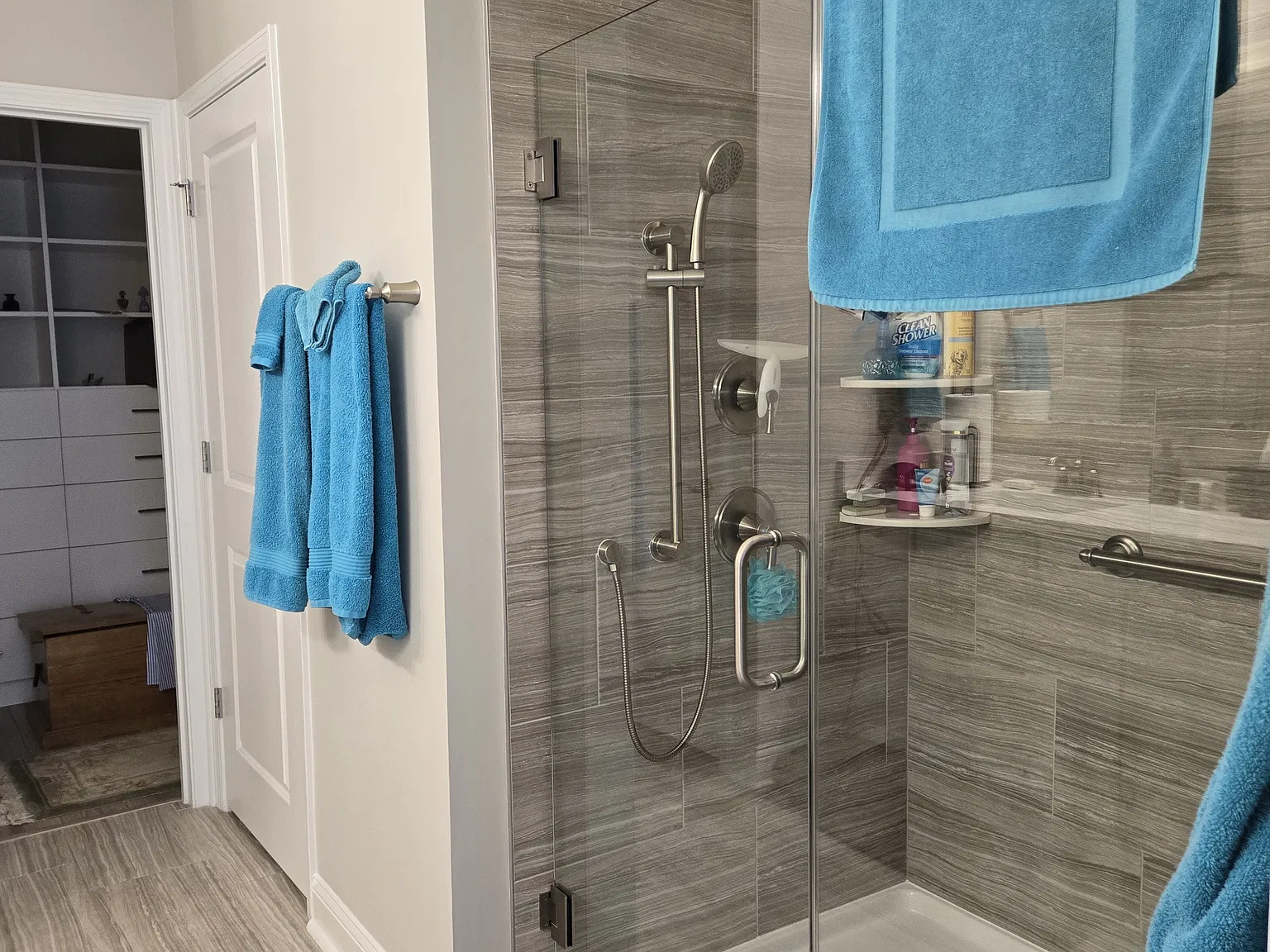 5831 Cremona Dr — Photo 4