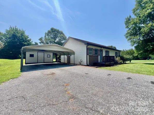 1678 Nelson Dr, Newton, NC 28658