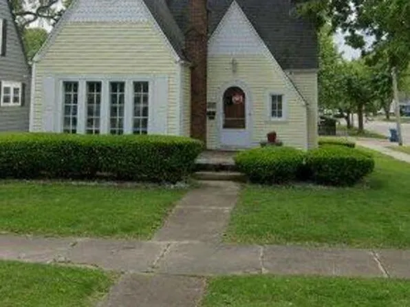 803 E North St, Morris, IL 60450