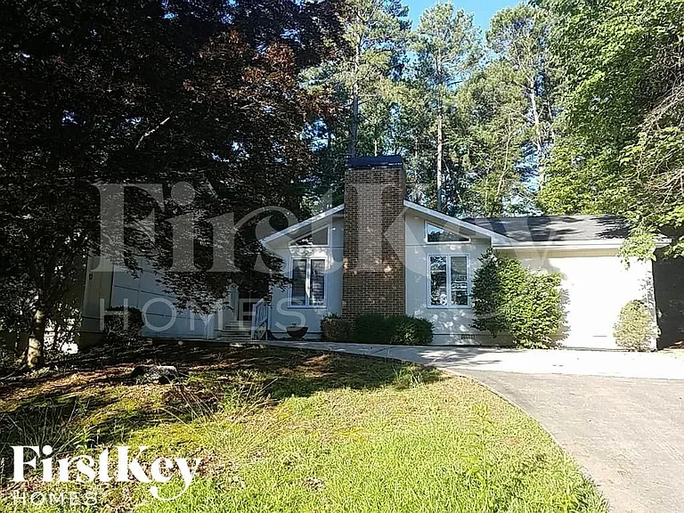 4275 Red Fox Trl — Photo 1