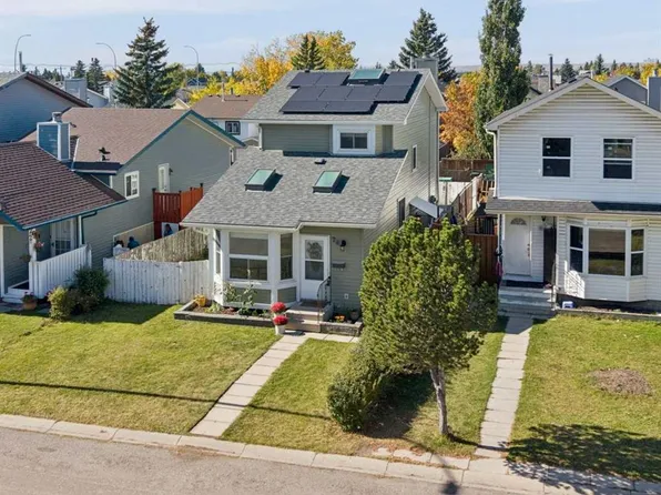 76 E Martindale Close NE, Calgary, AB T3J 2T9