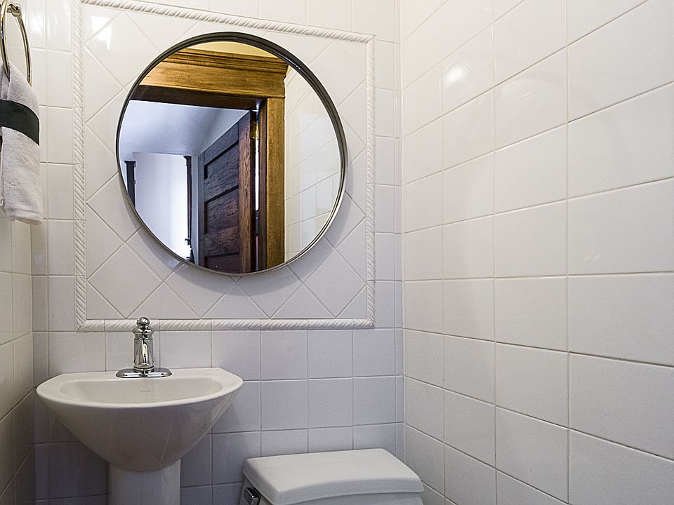 1st image of 1352 Forsythe Ave
