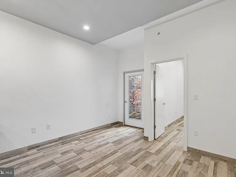 2028 E Fletcher St #1 — Photo 21