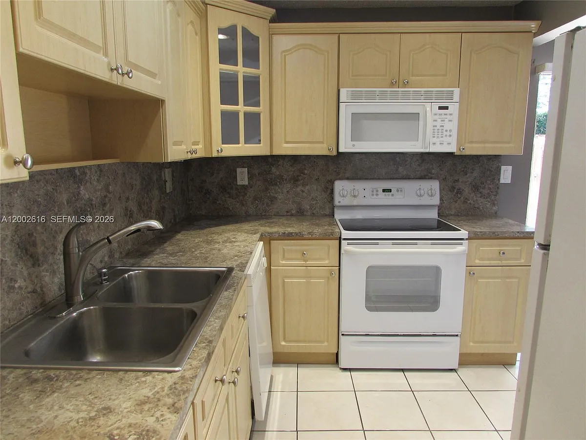 Building Photo - 5555 Ludlam Rd #23