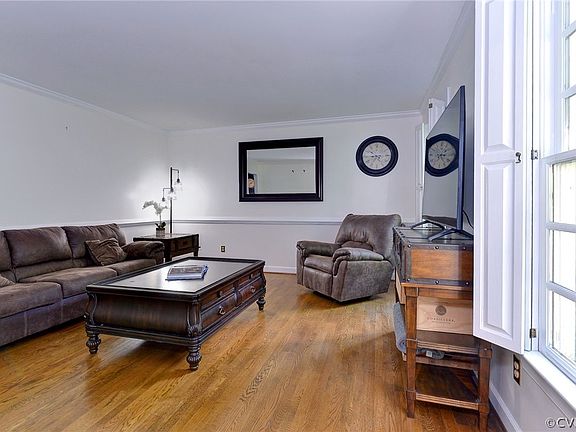 4th image of 112 Clarendon Ct