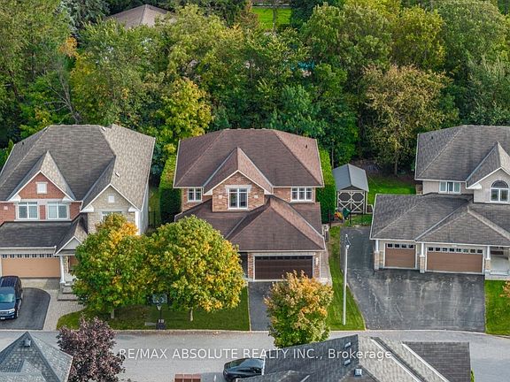 3rd image of 229 Marjan Cres