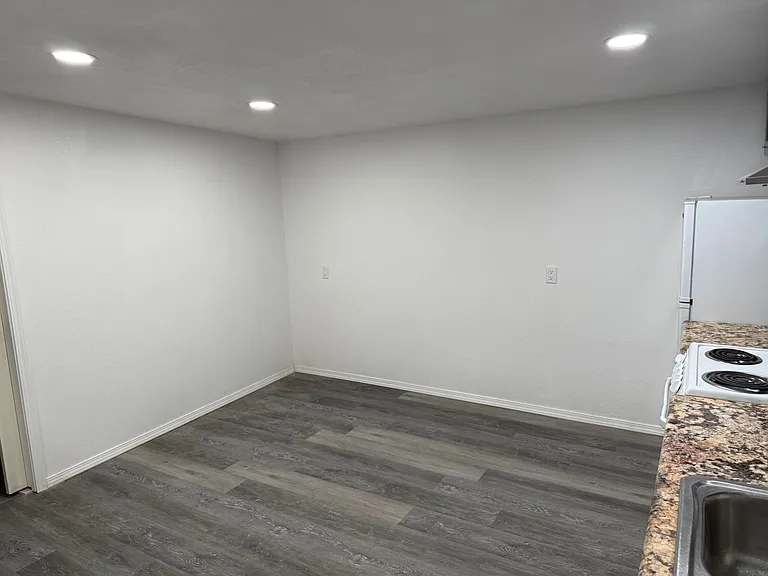 625 Nelson St — Photo 3