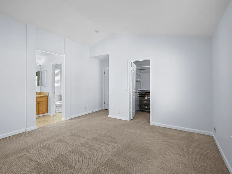 1067 McKay Dr — Photo 21