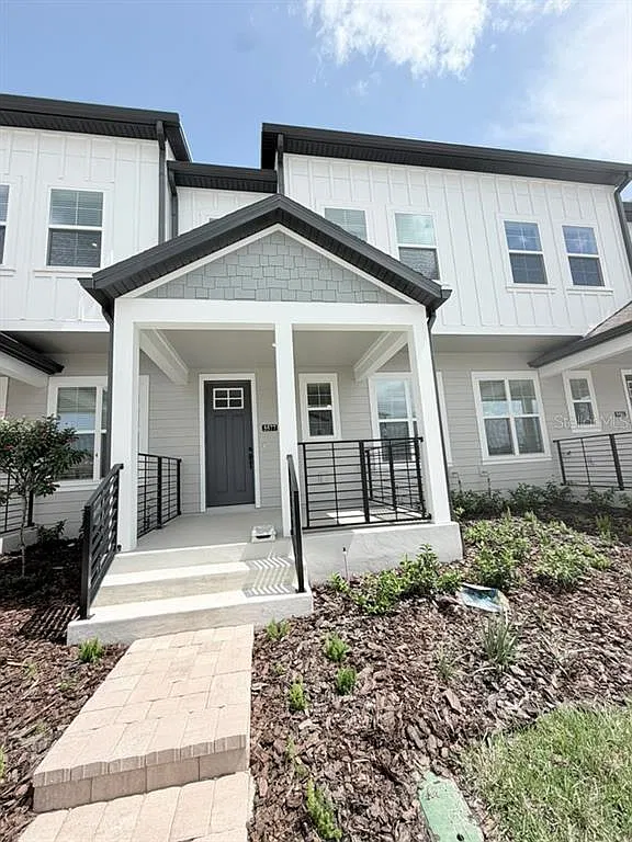 3 bed, 2.5 bath, 1699 sqft, $3,500 — Photo 1