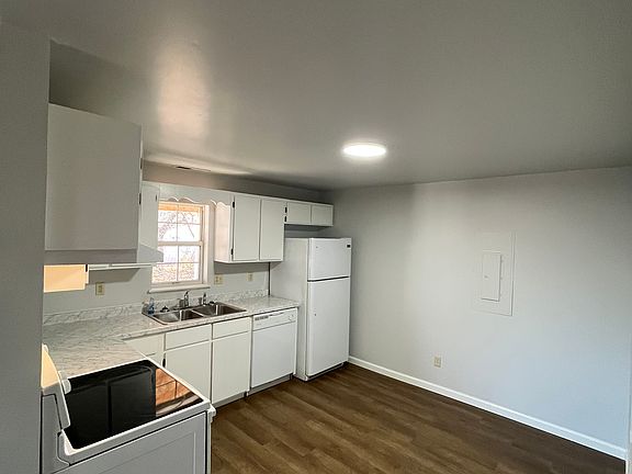 2nd image of 506 W Main St
