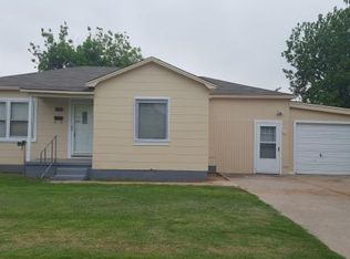 1032 E Liveoak St, Altus, OK 73521