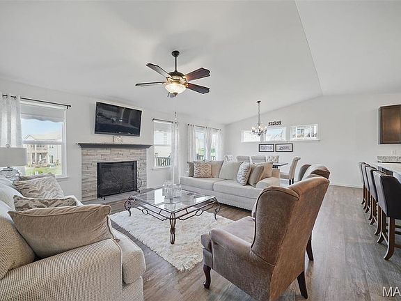 3rd image of 85 Alta Mira Ct