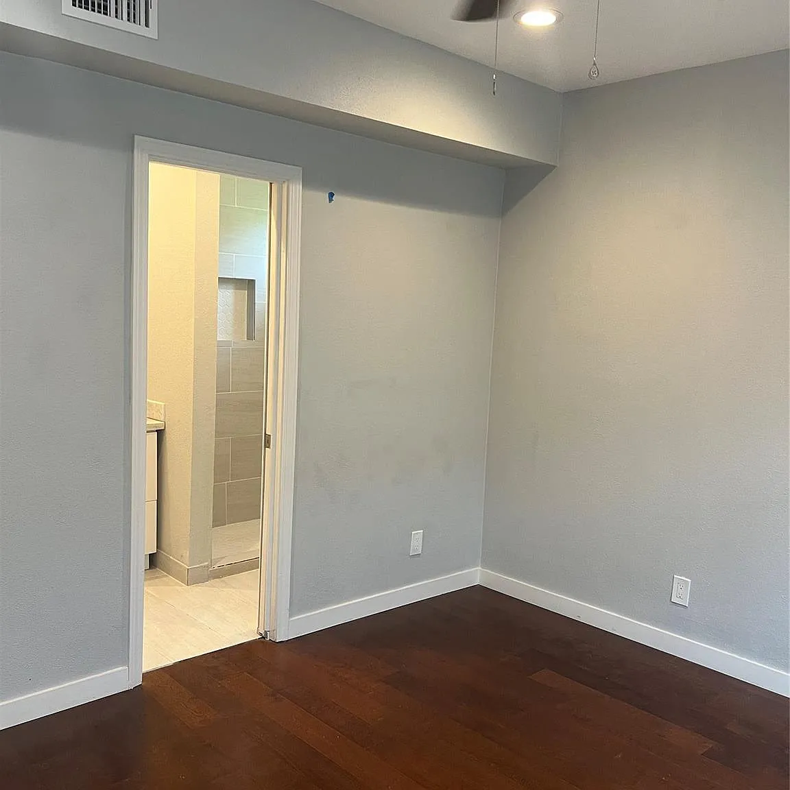 2 bed, 2.5 bath, 900 sqft, $1,700 — Photo 3