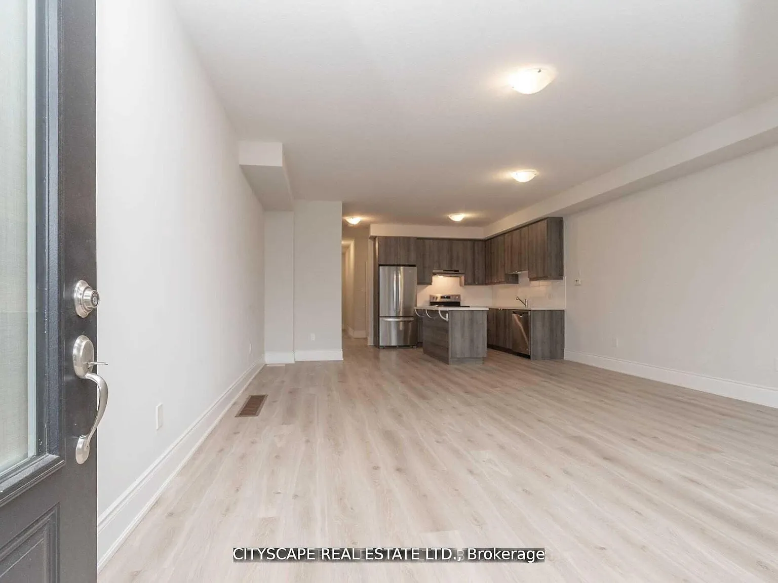 4 bed, $3,800 — Photo 1
