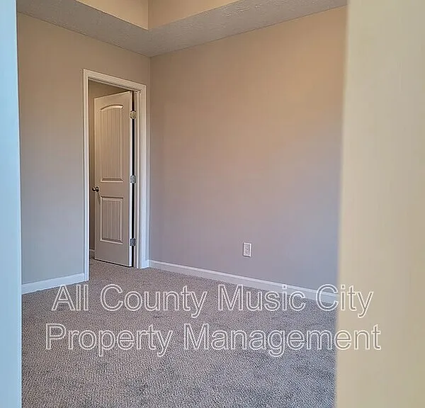 310 Negri Ct — Photo 18
