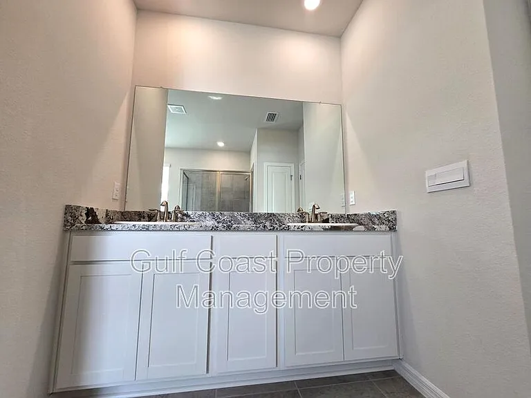 611 160th St E — Photo 16