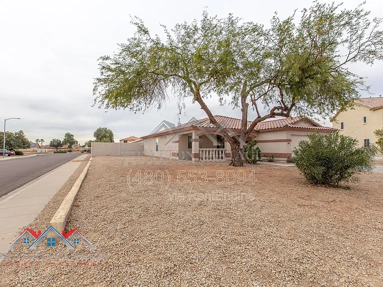 5706 N 74th Dr — Photo 2