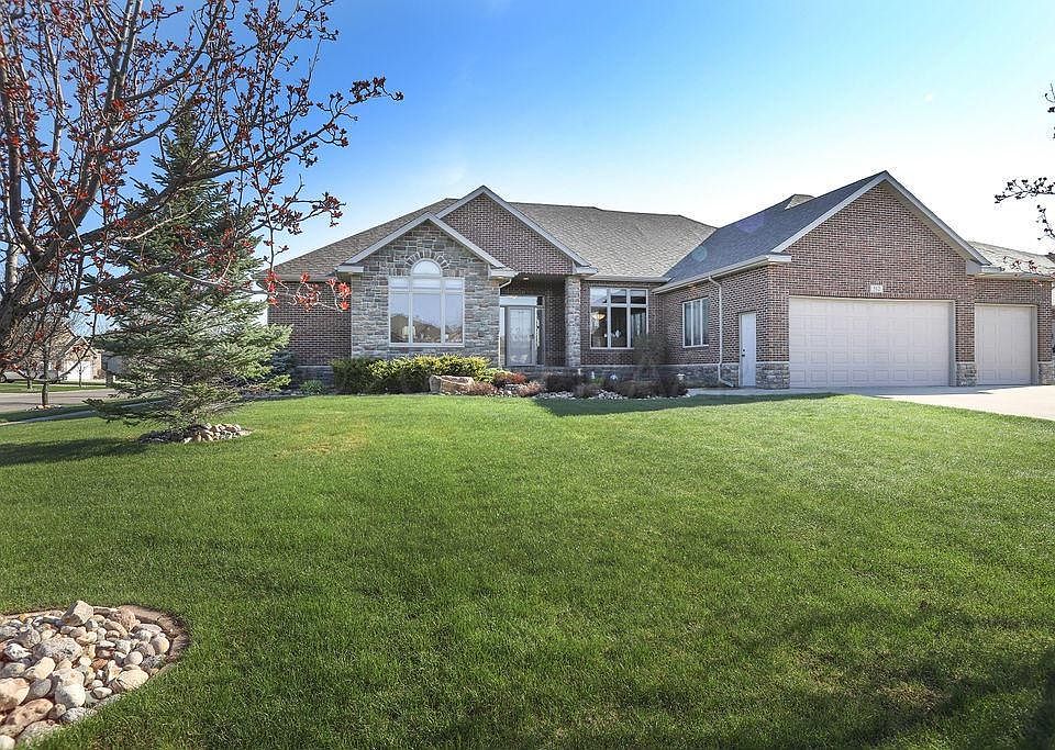 1st image of 512 Kingston Pl