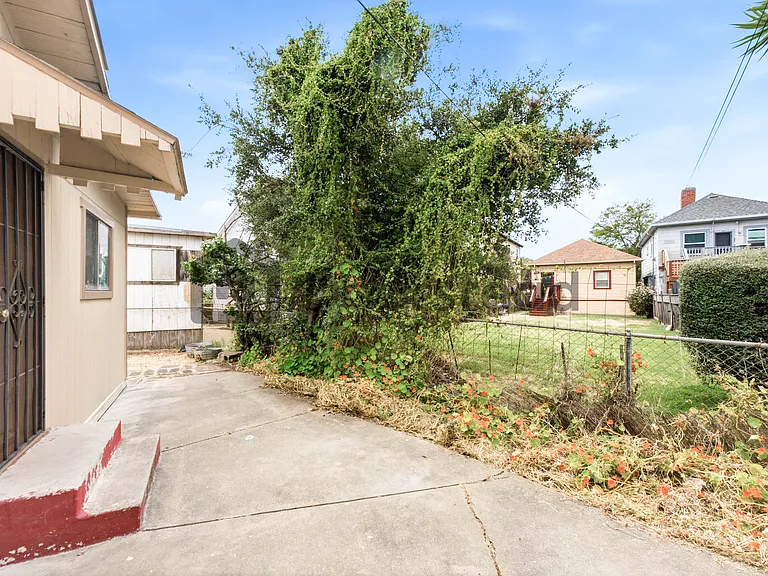 4339 Adeline St #B — Photo 25