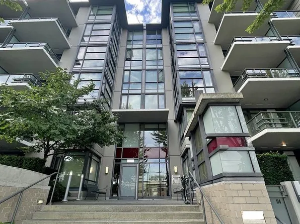 740 W 12th Ave #313, Vancouver, BC V5Z 1M2