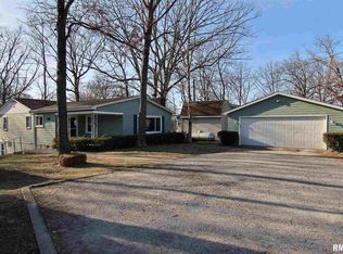 30237 Hickory Ln, Girard, IL 62640