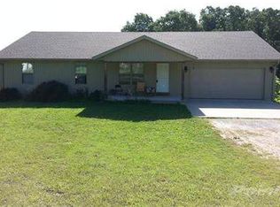 555 Young Dr, Niangua, MO 65713