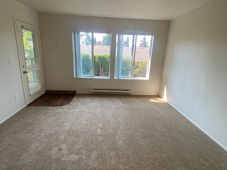 Steeple Chase Apartments — Photo 35