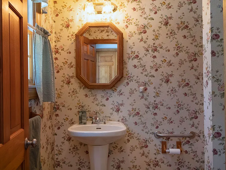 141 Harlow Rd — Photo 13