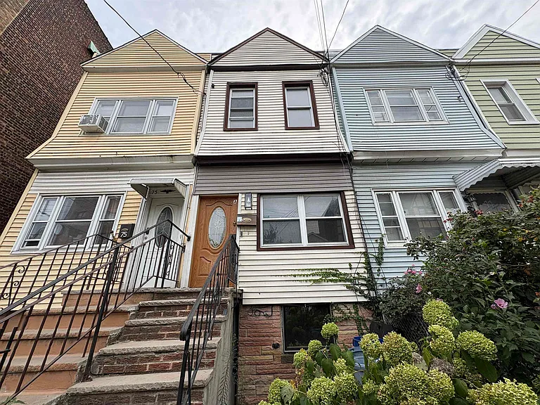 75A Lexington Ave — Photo 1