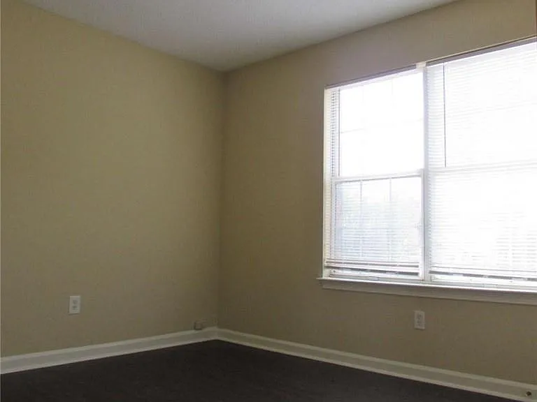 1504 Cain Ct — Photo 17