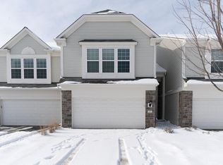 653 Hawley Dr, Oswego, IL 60543