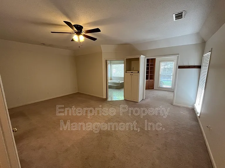6700 N Kirby Oaks Cv — Photo 24