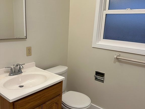 4th image of 1965 Euclid Ave APT 1