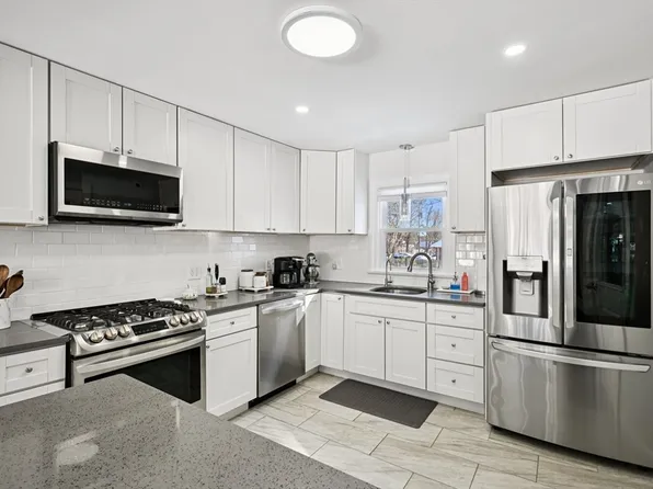 263 Mansfield Rd, North Attleboro, MA 02760