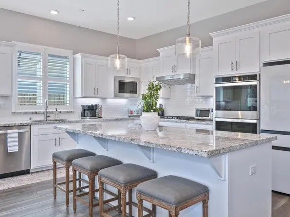 1176 Wadsworth Cir, Roseville, CA 95747