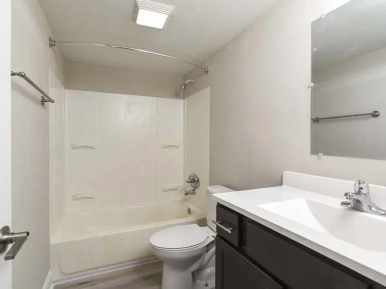 The George Apartment Homes — Photo 39