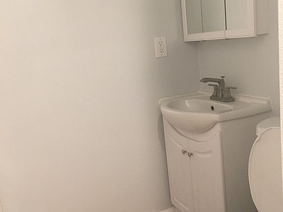 5th image of 8043 Louise Ave