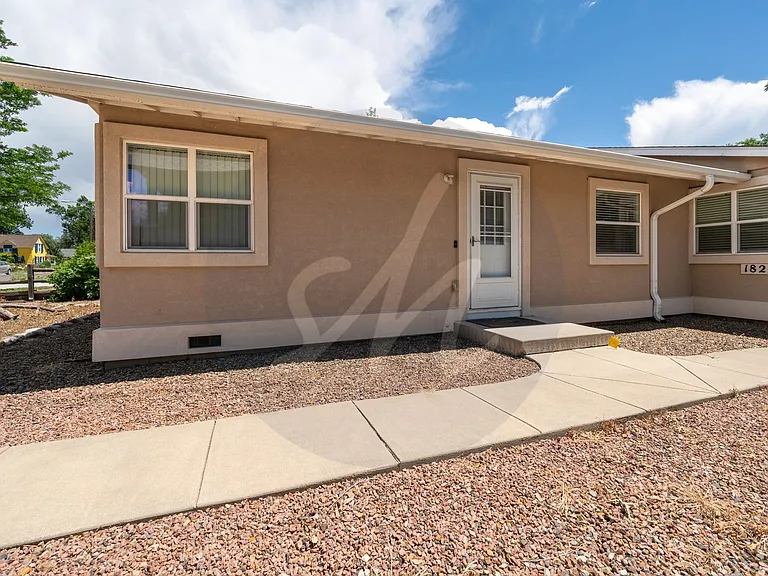 1825 W Kiowa St — Photo 2