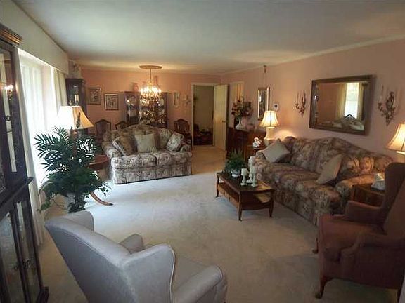 4th image of 504 Bonnie Lassie Dr