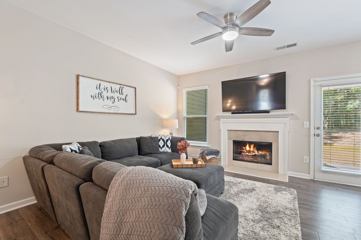 next background image