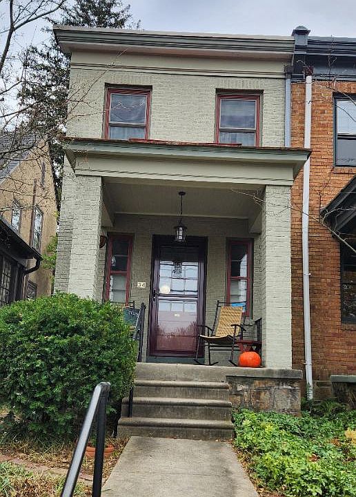 1st image of 34 W Evergreen Ave
